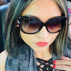 Meet your Posher, Yecenia